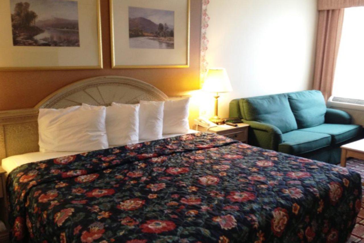 Fairbridge Hotel Cleveland East Wickliffe Buitenkant foto