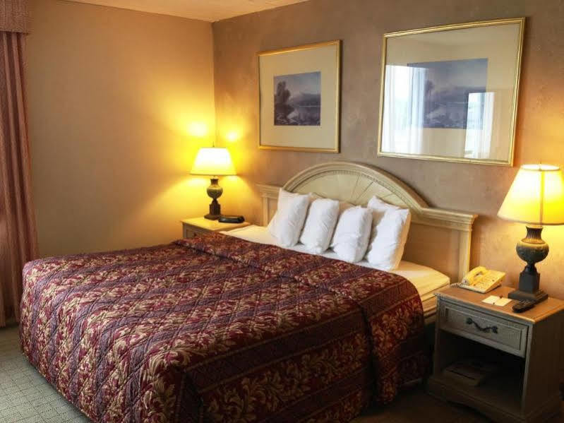 Fairbridge Hotel Cleveland East Wickliffe Buitenkant foto
